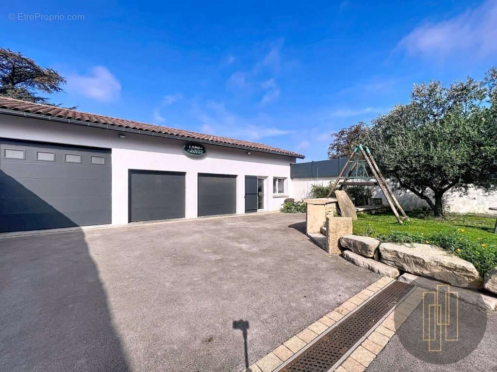 Maison à MONTMERLE-SUR-SAONE