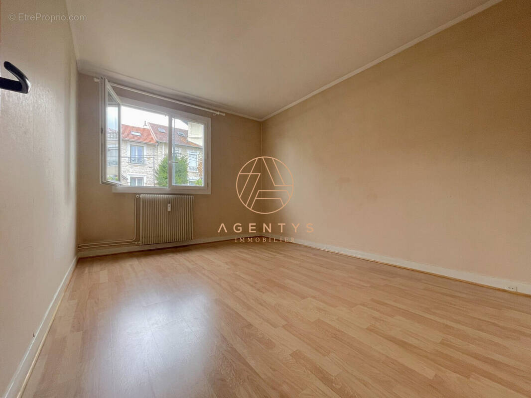 Appartement à SAINT-MAUR-DES-FOSSES