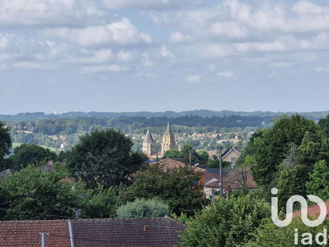Photo 2 - Appartement à SAINT-JUNIEN