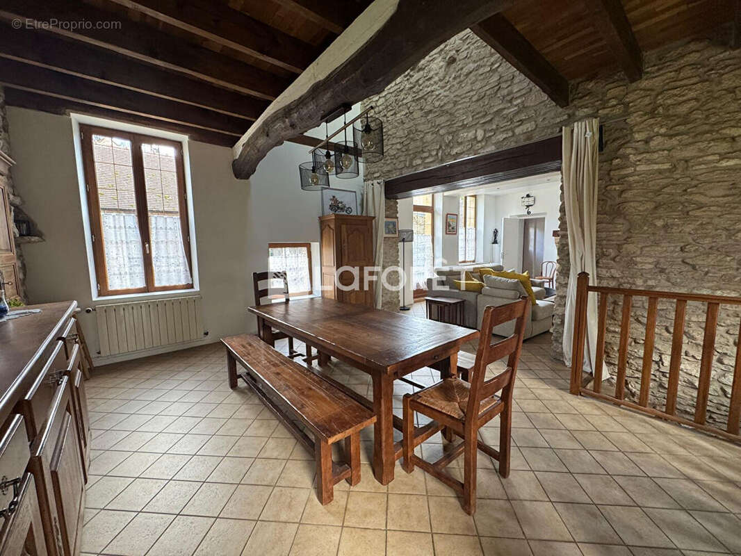 Maison à BALAGNY-SUR-THERAIN