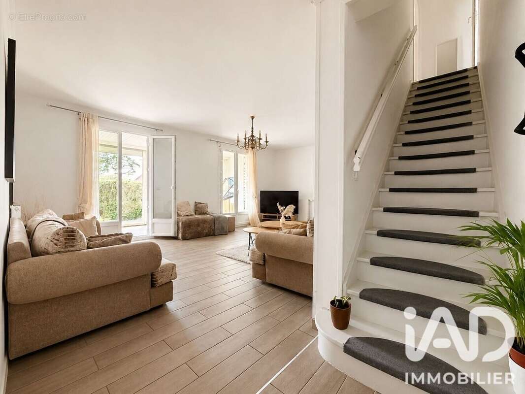 Maison 131 m² à Joue-Les-Tours  - photo 8