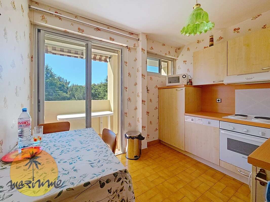 Appartement à SAINT-LAURENT-DU-VAR