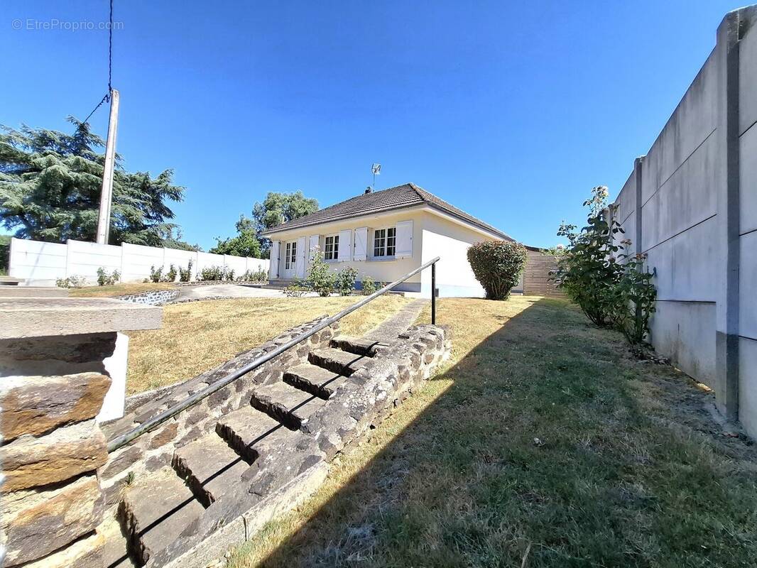 Maison à MARESCHE