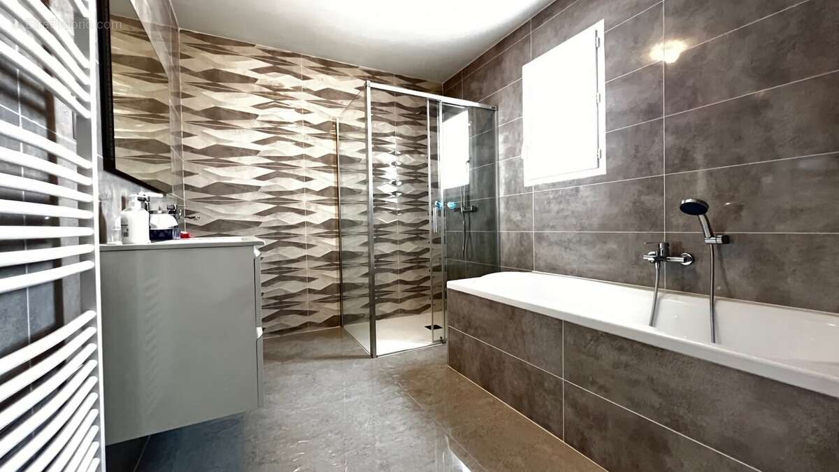 Maison à ESPONDEILHAN