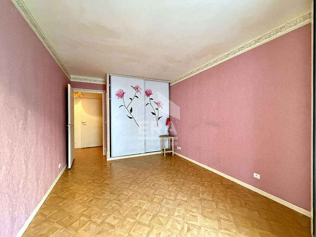 Appartement à LEVALLOIS-PERRET