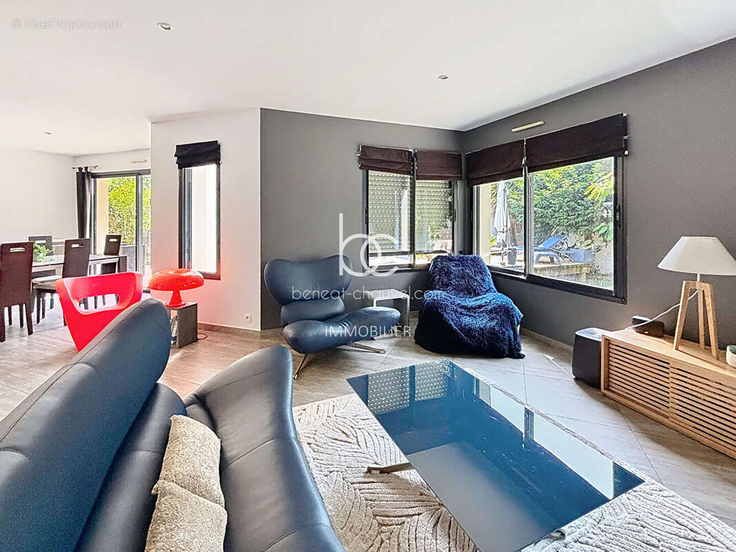 Maison Theix Noyalo 6 pièce(s) 173.63m2 - photo 3