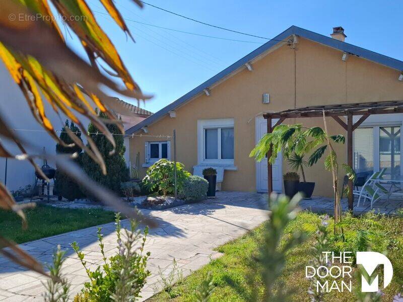 Maison à SAINT-SEBASTIEN-SUR-LOIRE