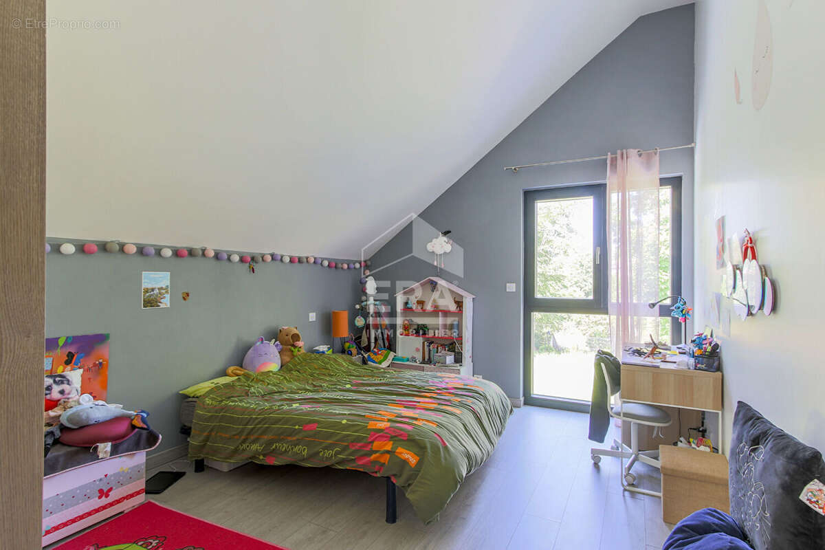 Autre à CRESPIERES