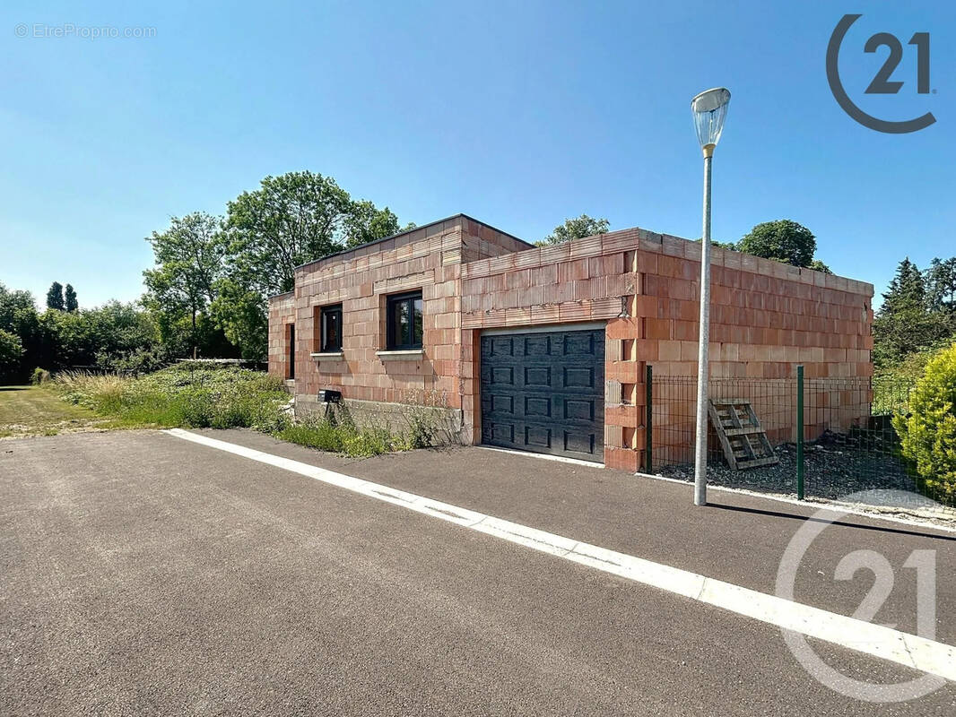 Maison à NEUFCHATEL-SUR-AISNE