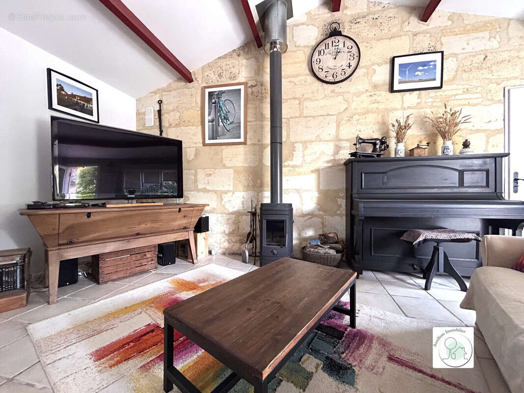 Maison 155 m² à Saint-Ciers-De-Canesse  - photo 7