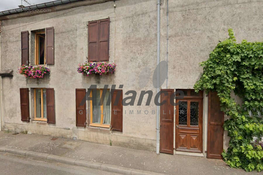 Maison à LUXEUIL-LES-BAINS