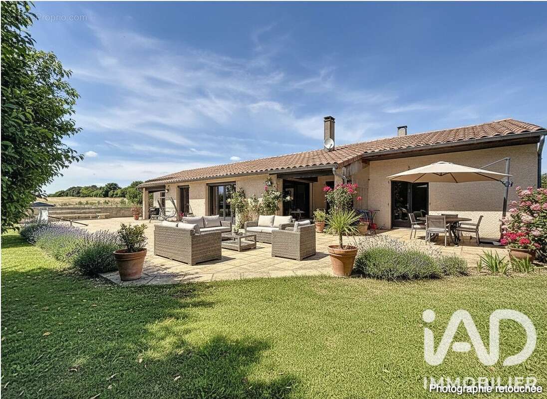 Maison 275 m² à Peyrens  - photo 2