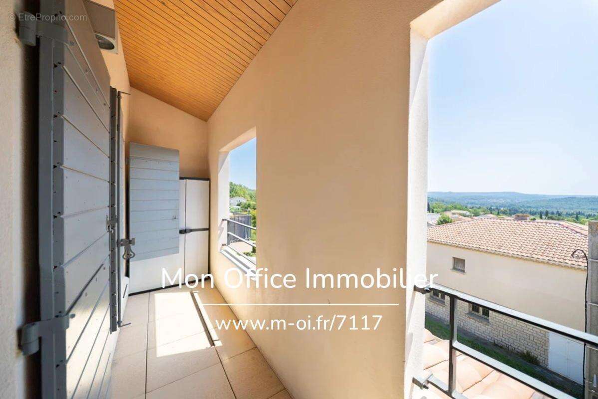 Référence : 7117-TLE - Coudoux - Appartement 2 pièces - Terrasse - Ascenseur - Place de parking - Résidence sécurisé - photo 4