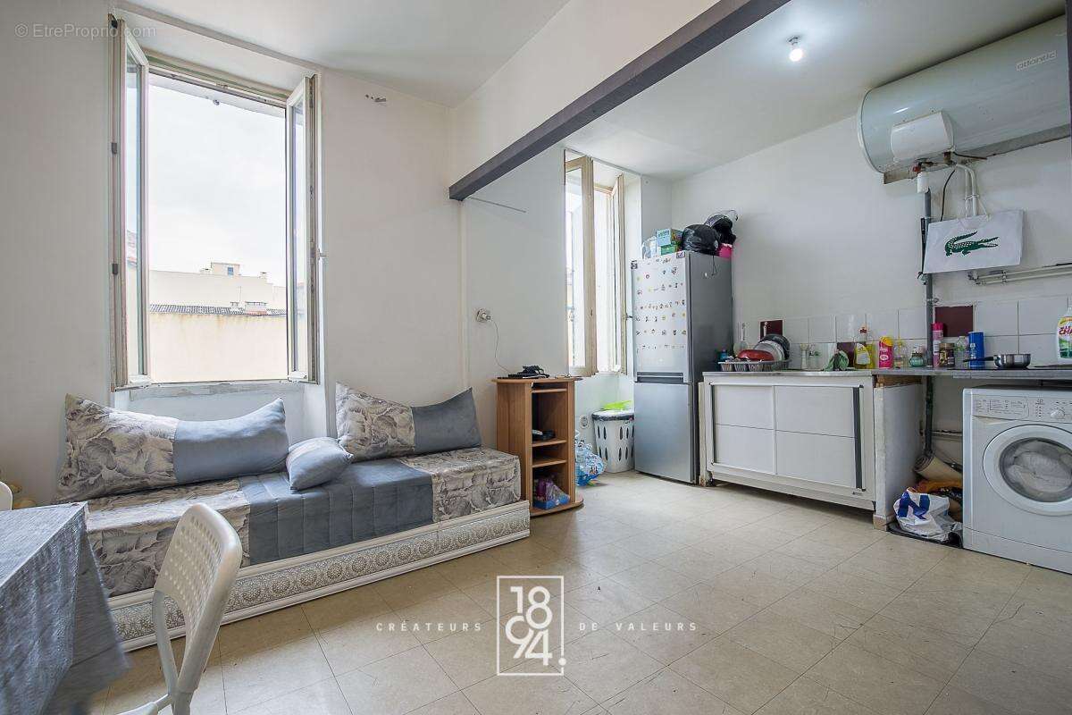 Appartement à MARSEILLE-3E