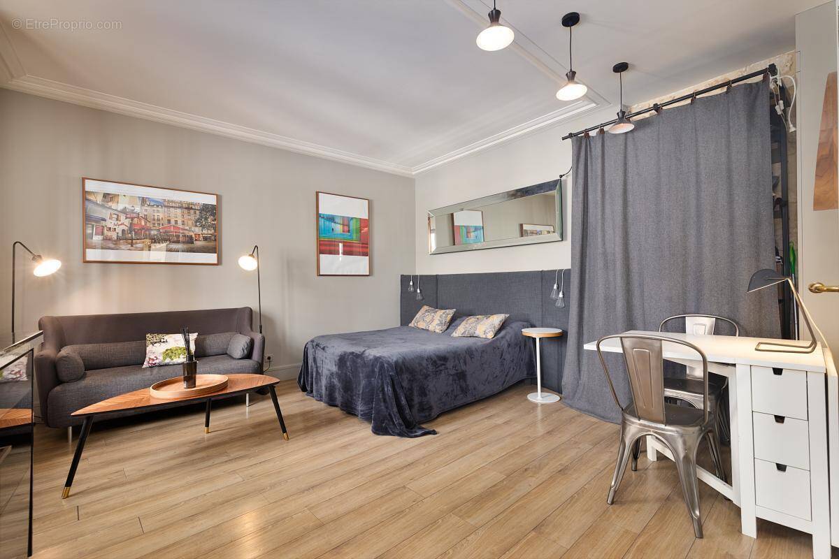 Appartement à PARIS-8E