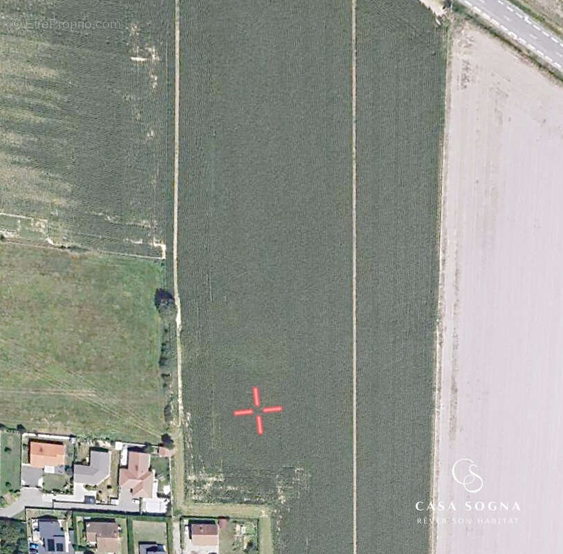 Terrain à SAINT-PIERRE-DE-CHANDIEU