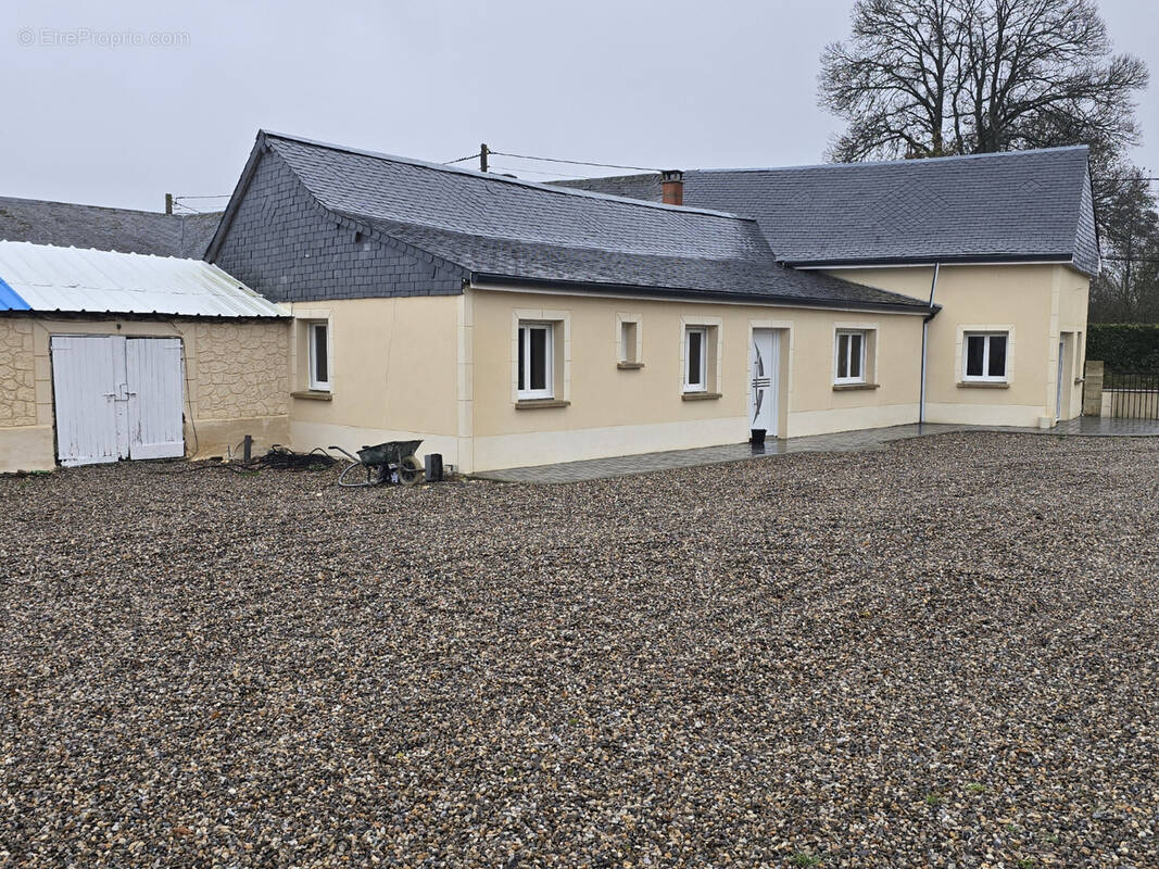 Maison à FEUQUIERES-EN-VIMEU