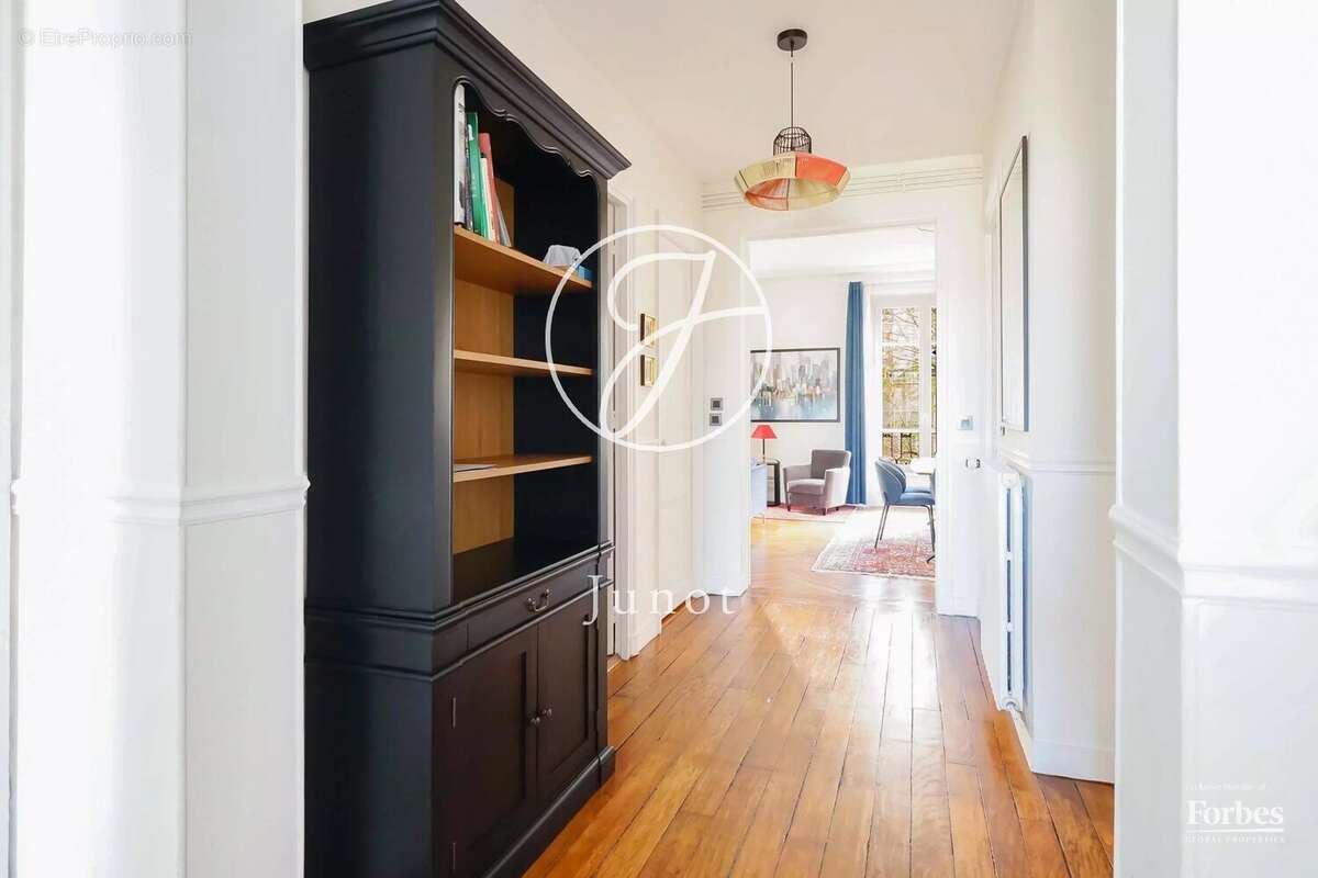 Appartement à PARIS-7E