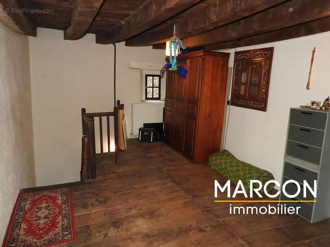 Maison à SAINT-PIERRE-BELLEVUE