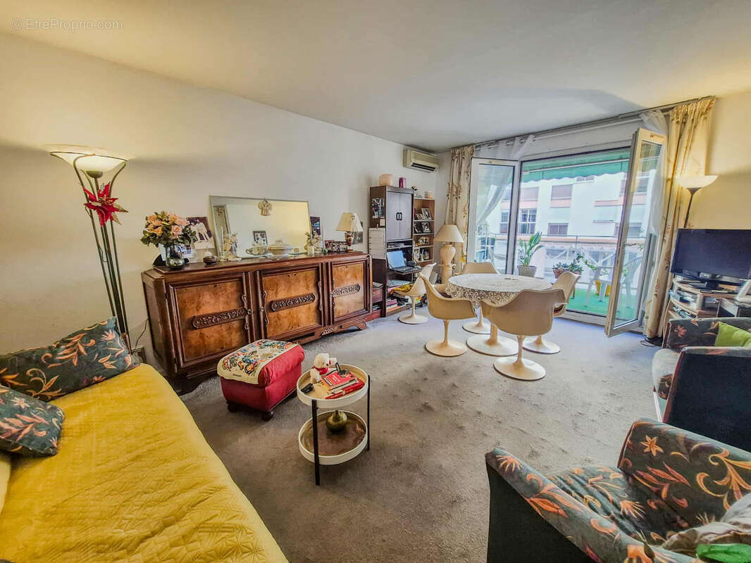 Appartement à HYERES