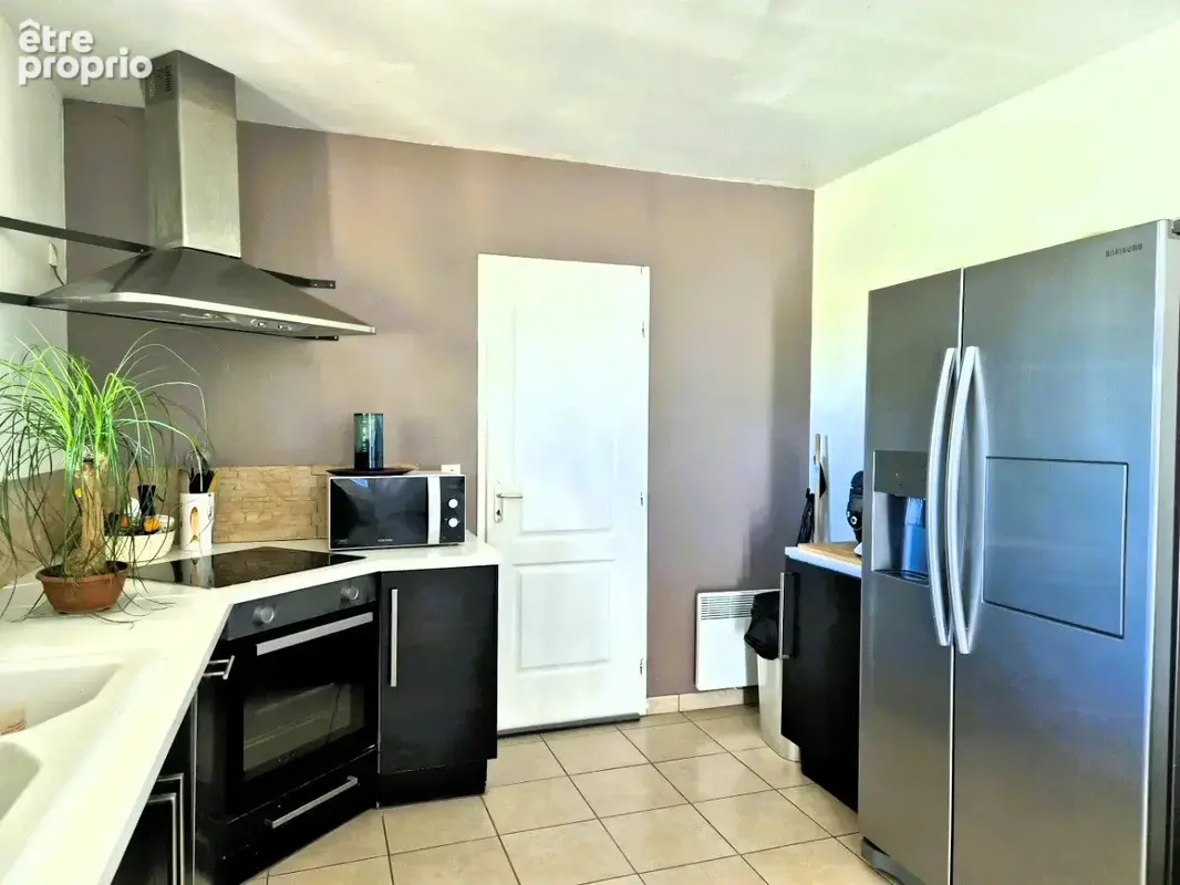Villa de plain-pied avec garage et piscine - photo 8