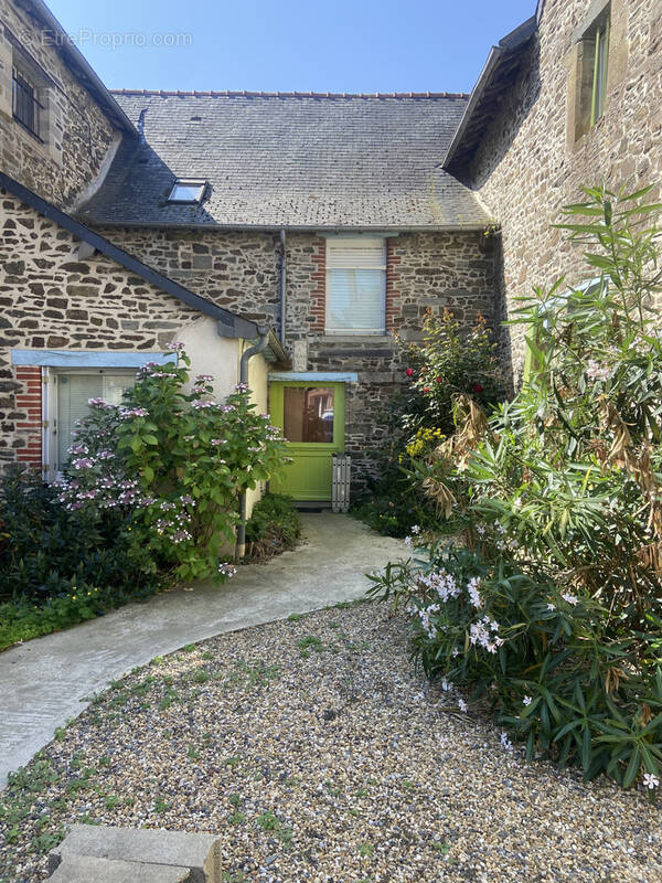 Appartement à JANZE