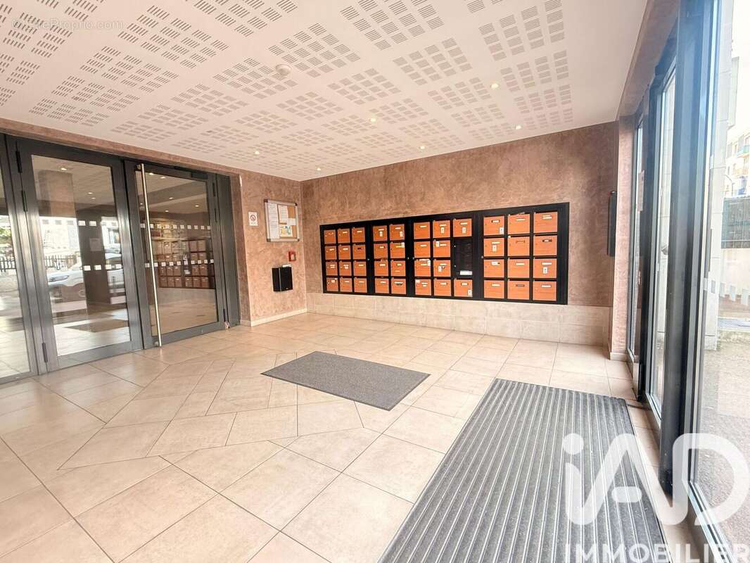 Photo 9 - Appartement à DRANCY