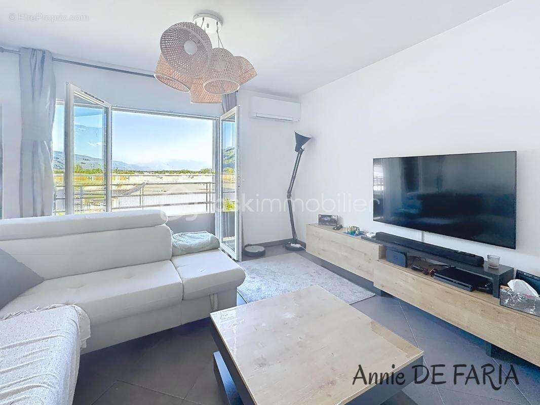 Appartement à FROGES
