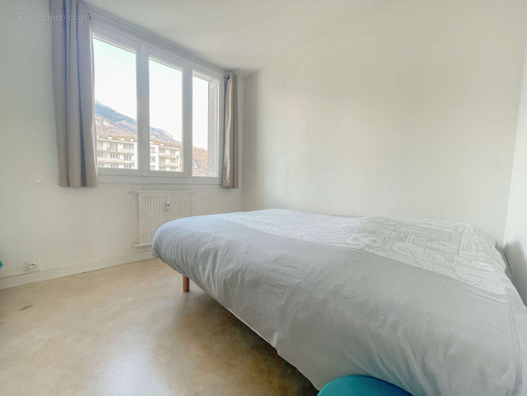 Appartement à LE PONT-DE-CLAIX