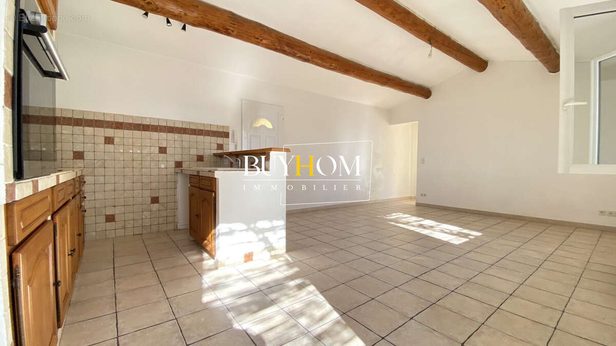 Maison à L'ISLE-SUR-LA-SORGUE