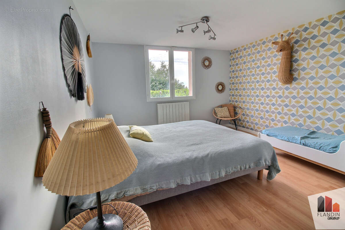 Maison à SAINT-GENIS-LAVAL