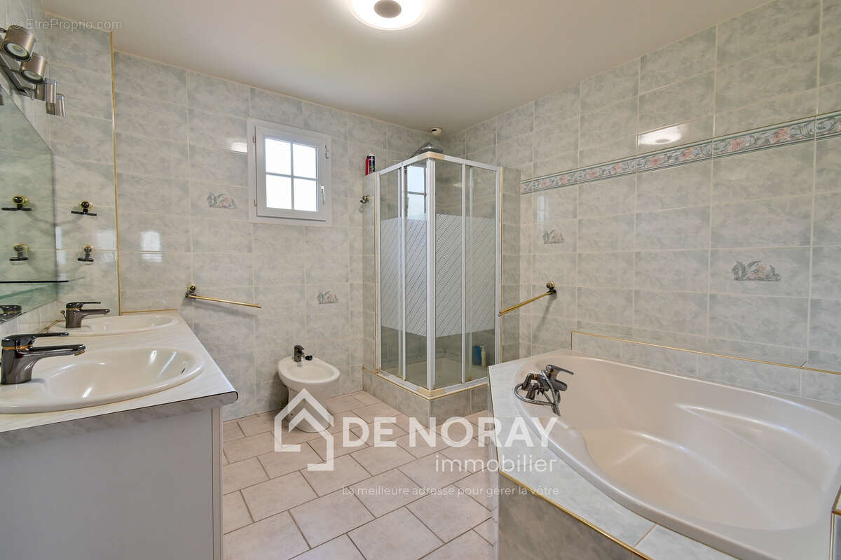 Maison à vendre 240m2 5 chambres piscine, terrain 5000m2 - photo 7