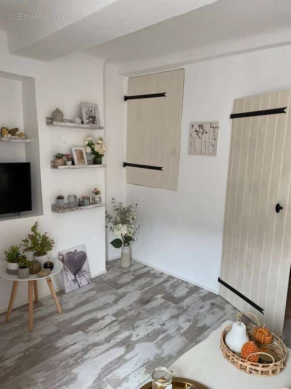 Maison à PUGET-THENIERS