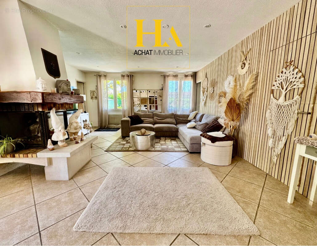 Maison à MONTELIMAR