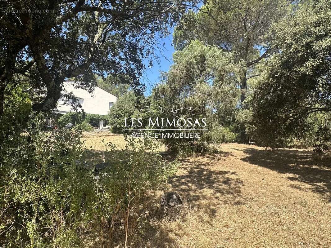 Maison à ROQUEBRUNE-SUR-ARGENS