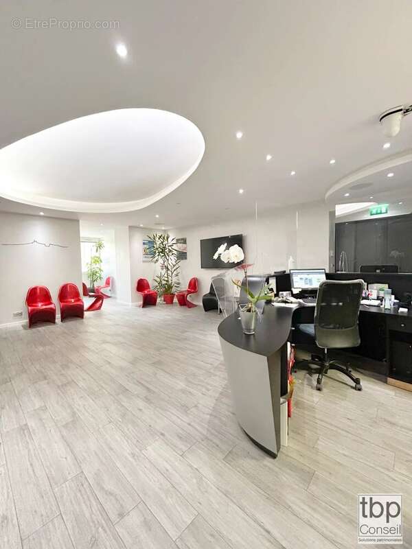 Commerce à MARSEILLE-8E