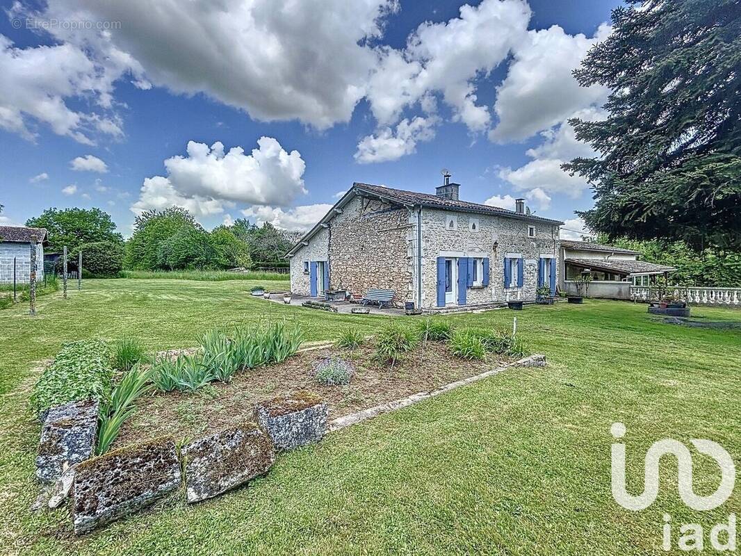 Photo 1 - Maison à VILLEFRANCHE-DE-LONCHAT