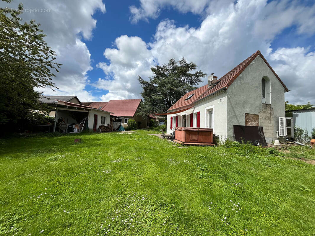 Maison à VILLENEUVE-SUR-CHER