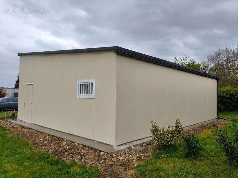 Commerce à CHUELLES