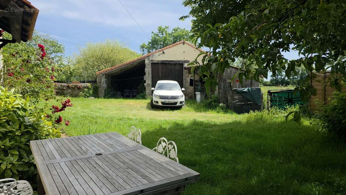 À vendre : maison de campagne 3 chambres et terrain - THIAT (87) - photo 3