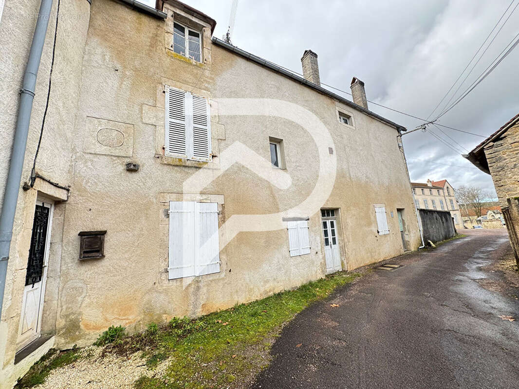 Charmante maison de caractère à vendre à Auberive, à proximité du parc national - photo 11
