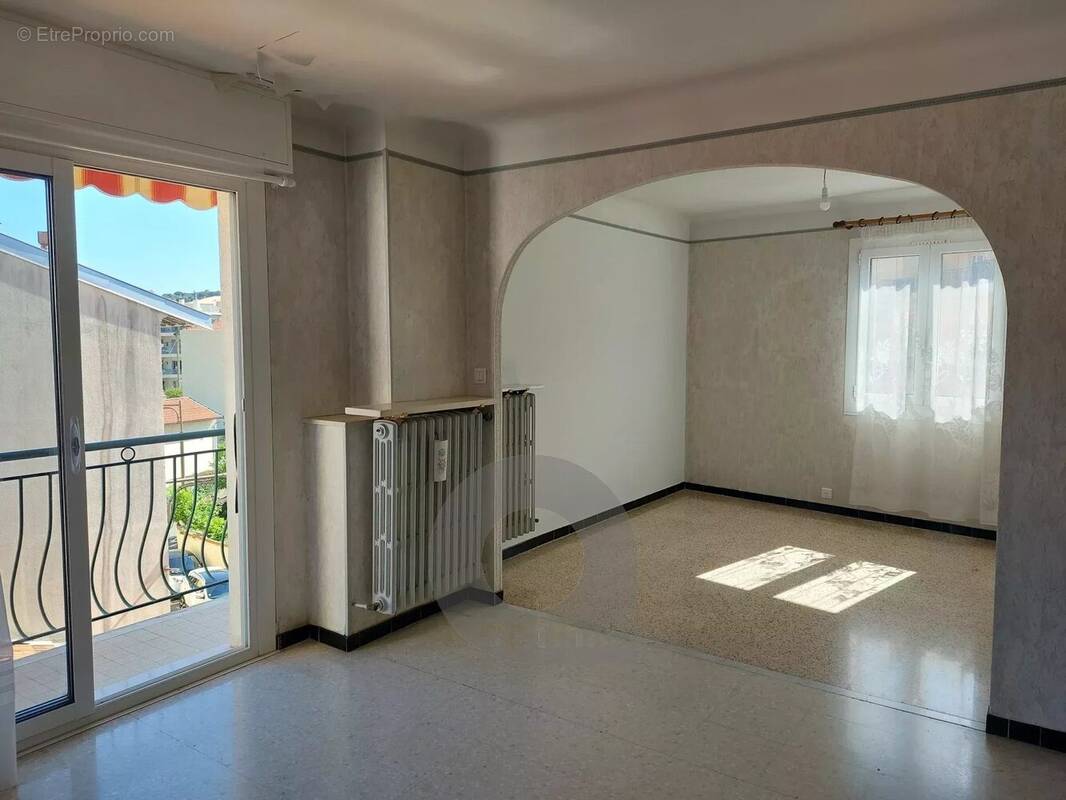 Appartement à ROQUEBRUNE-CAP-MARTIN