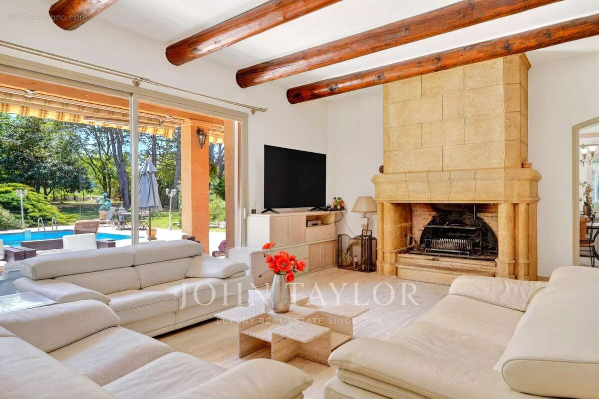Exclusivité Aix Sud- Maison de plain pied- piscine- grand garage sécurisé. - photo 6