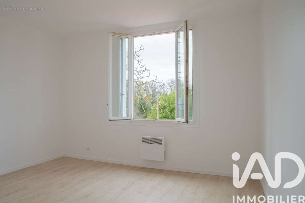 Photo 3 - Appartement à SAINT-GERMAIN-LES-ARPAJON