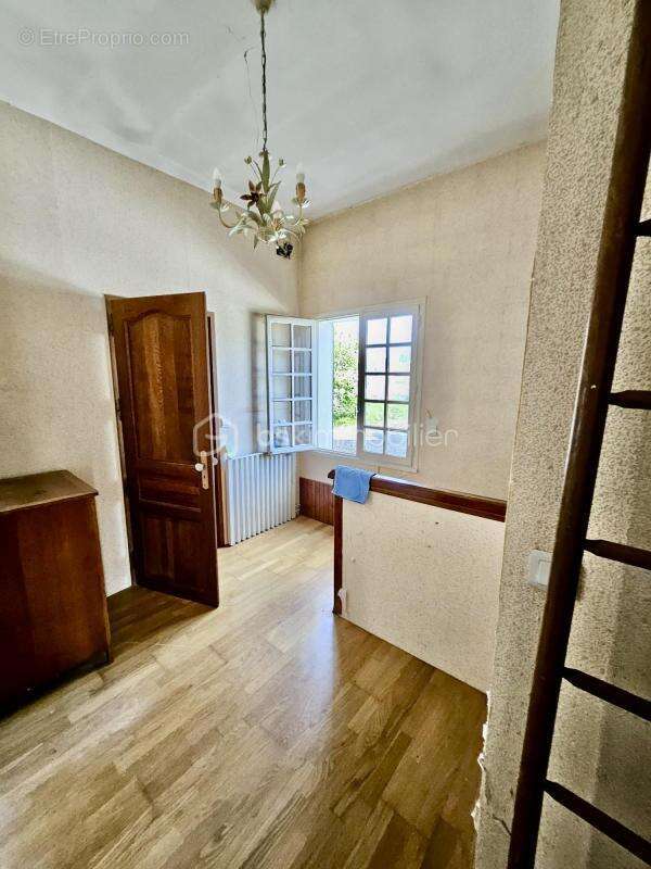 Maison à OZOIR-LA-FERRIERE