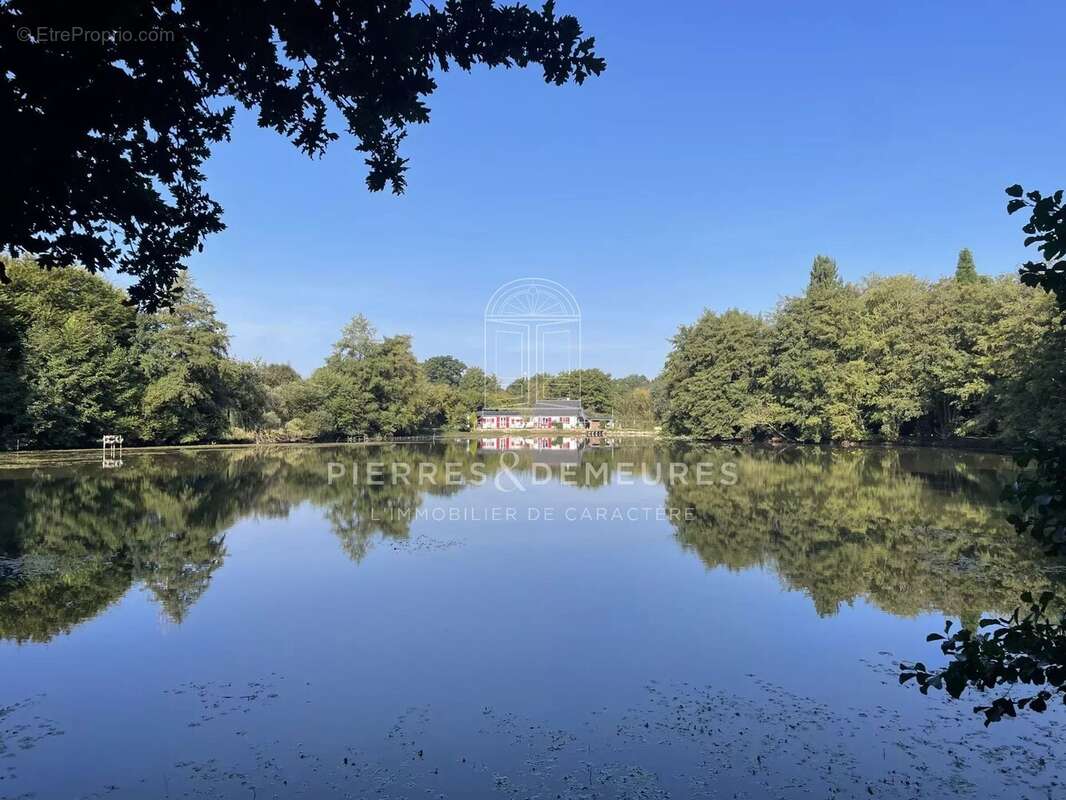 Maison à SAINT-BONNET-TRONCAIS