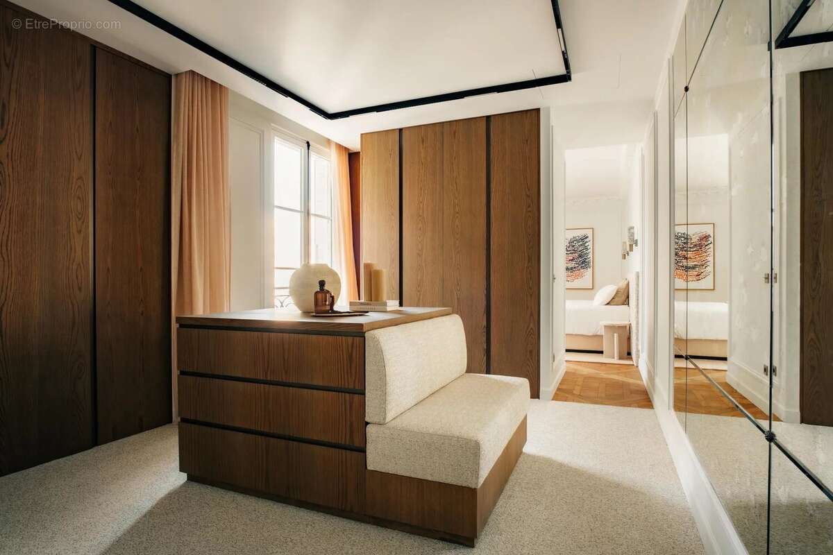 Appartement à PARIS-8E