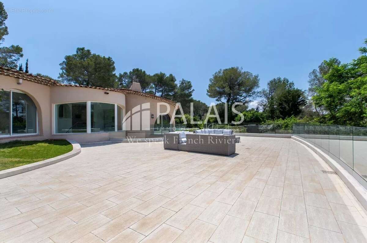 Maison à MOUANS-SARTOUX