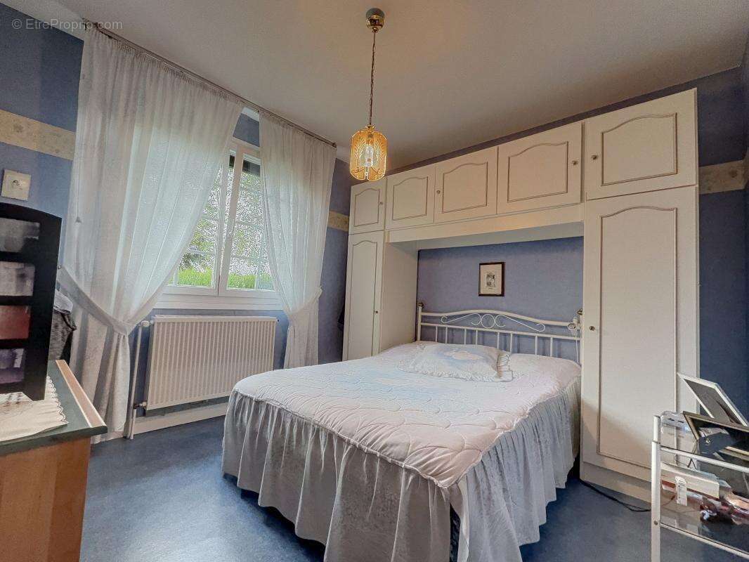 Maison à BRETENIERE