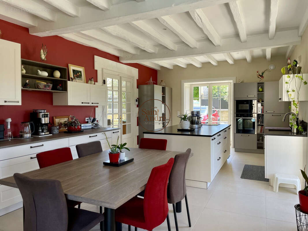 Maison 439 m² à Dirac  - photo 8